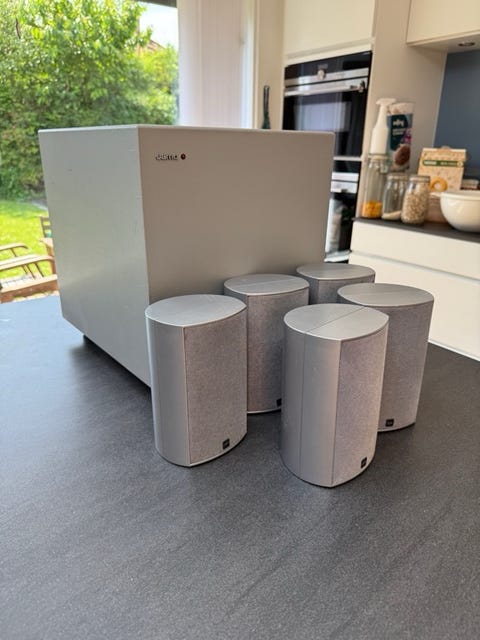 Jamo a 3sub.1 + 5 satellithøjttalere – komplet sæt  			