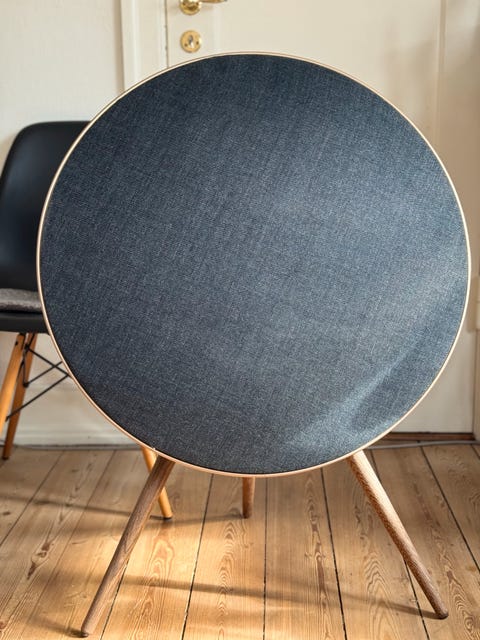 Beoplay a9, 2. generation - brass tone/smoked oak  			