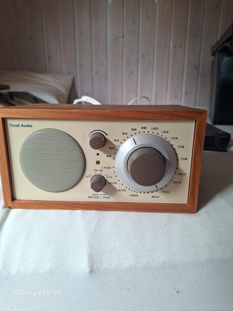 Tivoli audio radio  			
