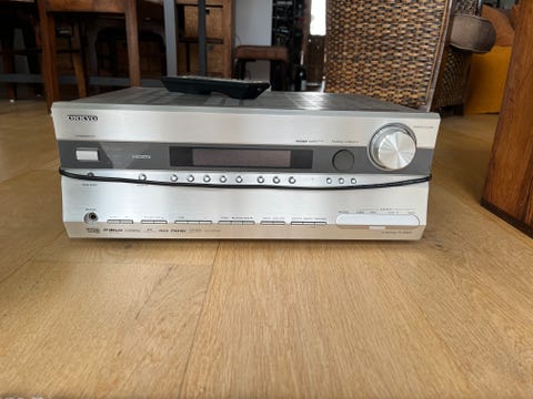 Onkyo surround receiver tx-sr605  			