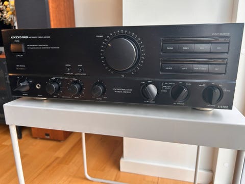 Onkyo a-8700 til salg.  			