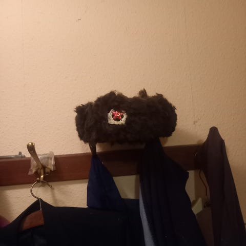 Russer hat | Til salg | DBA