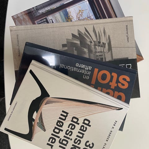 250 danske designmøbler, Per H. Hansen - Klaus Petersen, emne