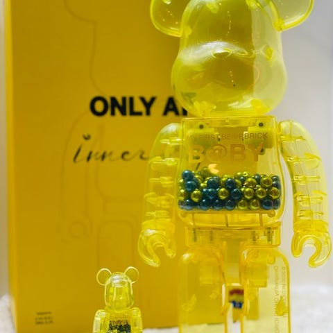Medicom Toy - BE@RBRICK Yellow Heart Reverse Ver. 100% & 400