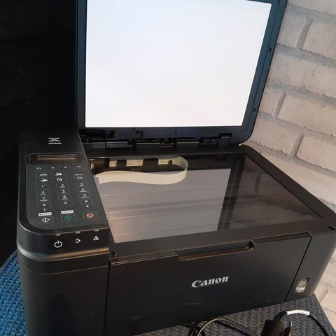 Canon CanoScan 4400F flatbed scanner | DBA