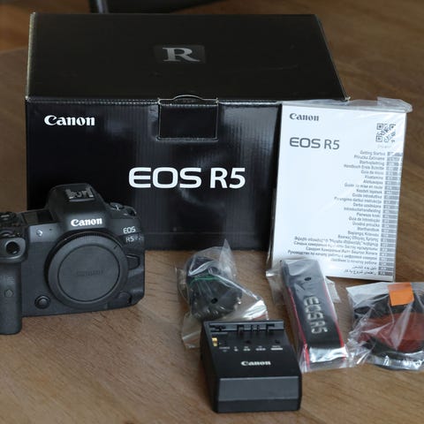 Canon EOS R5 & EF 24-70mm F2.8L II USM + tilbehør | DBA