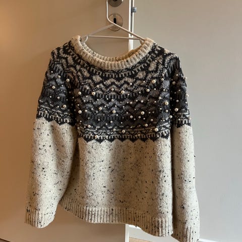 Strikket hvid sweater med lyserøde hjerter str.L | DBA