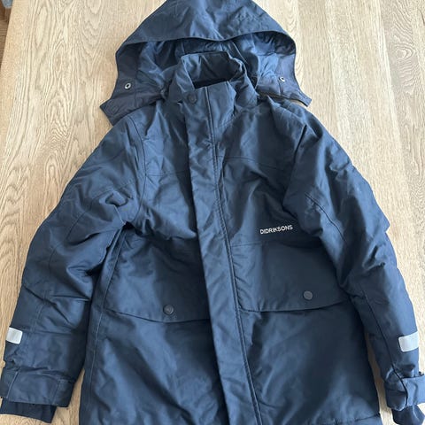 Børnejakke med hætte fra Didriksons (str. 110) | DBA