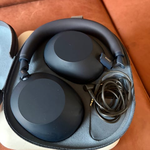 Sony WH-1000XM5 trådløse hovedtelefoner | DBA