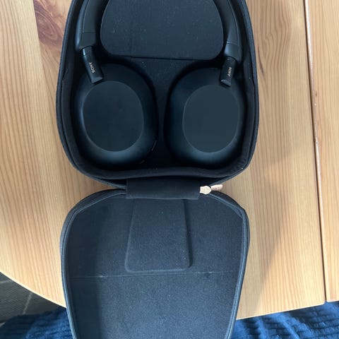 Sony WH-1000XM5 trådløse hovedtelefoner | DBA