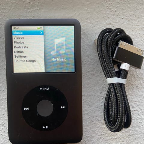 Apple iPod Classic 30 GB sort MP3-afspiller | DBA