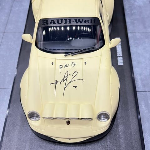 CMC 1:18 - Modelbil - Ferrari 250LM Car body + Rolling Chassis 1963 ...