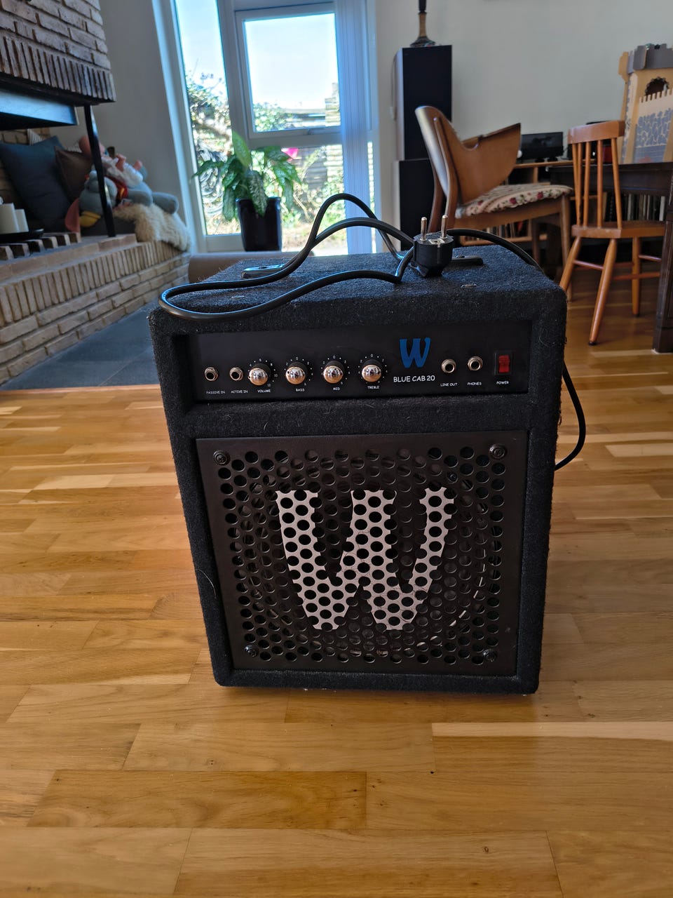 Warwick Blue Cab 20 | DBA