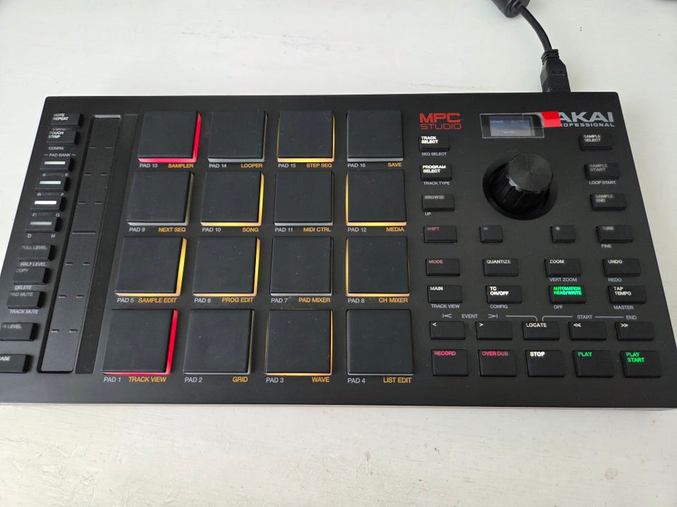 Akai MPC studio mk2 | DBA