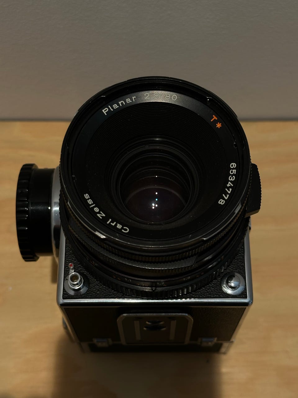 Hasselblad 500c with Zeiss planar 80mm f2,8 T* and A12 film back | DBA