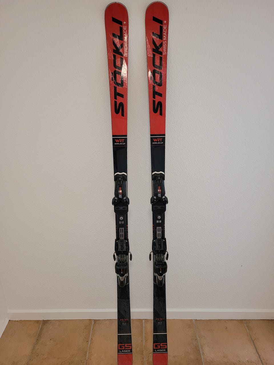Stöckli Laser GS FIS 184 cm + X16 VAR WRT bindings | DBA