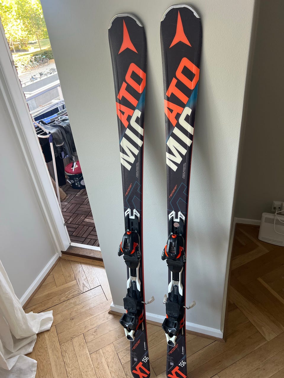 Atomic Redster XT 156 cm + stave | DBA