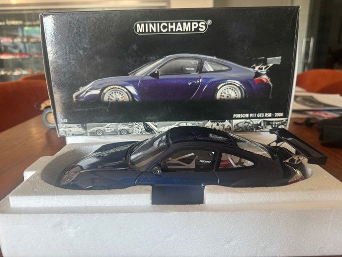 Minichamps 1:18 - Modelbil - Porsche 911 GT3 RSR - 2004 | DBA