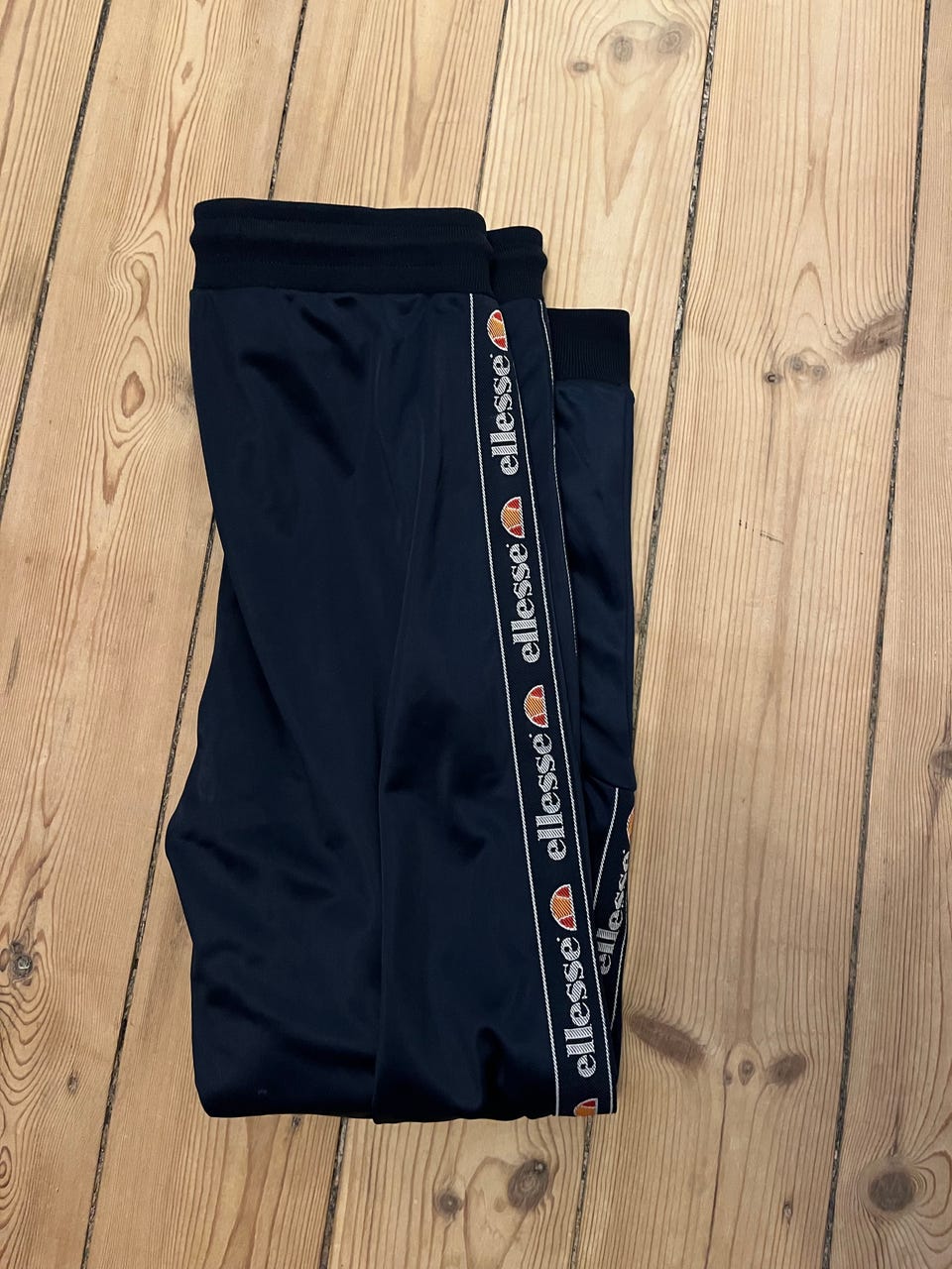 Ellesse, Ellesse bukser L mørkeblå