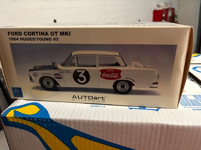 Autoart 1:18 - Modelbil - Ford Cortina GT MKI | DBA
