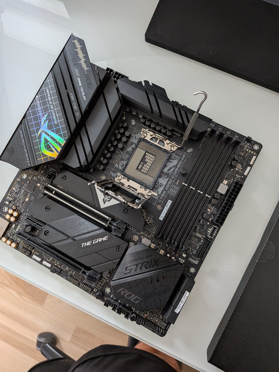 CPU 14700KF i7 & ASUS Strix Z690-G Gaming Wifi M-Atx | DBA