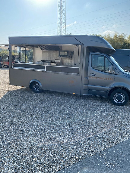 Mercedes Foodtruckers model komplet indrettet som Foodtruck