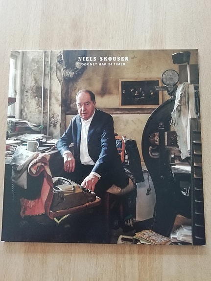 Product image 1 of 4