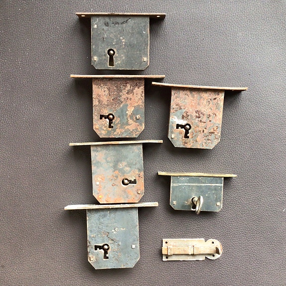 Product image 1 of 4