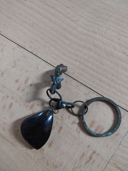 Product image 1 of 2