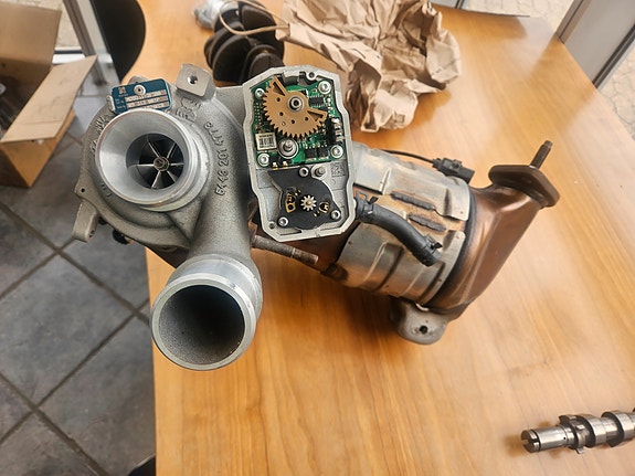 Product image 1 of 3