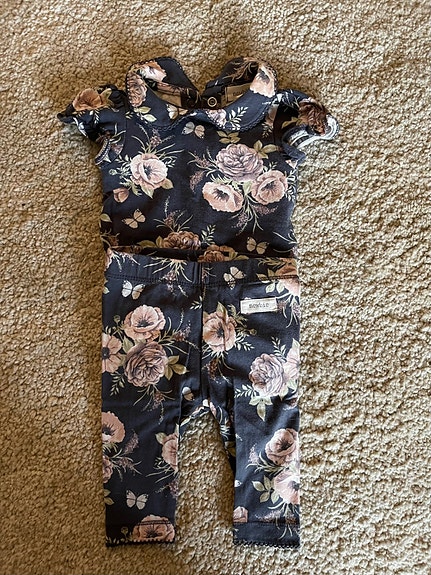 Product image 1 of 8