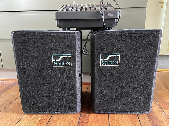 Product image 1 of 2