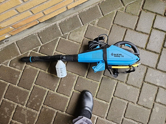 Product image 1 of 2