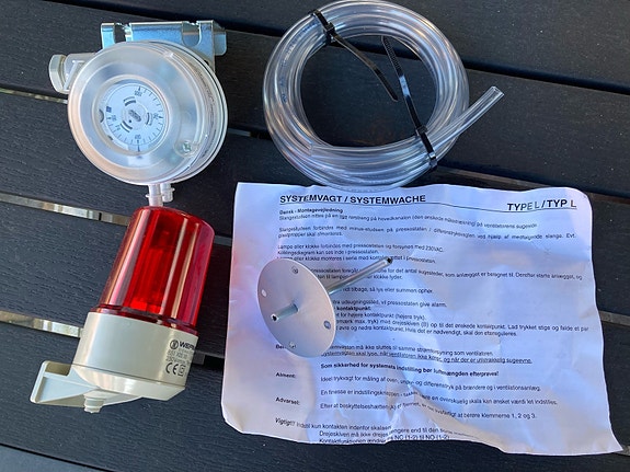 Product image 1 of 3