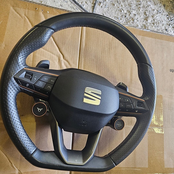 Product image 1 of 3