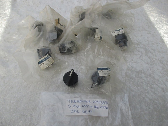 Product image 1 of 3