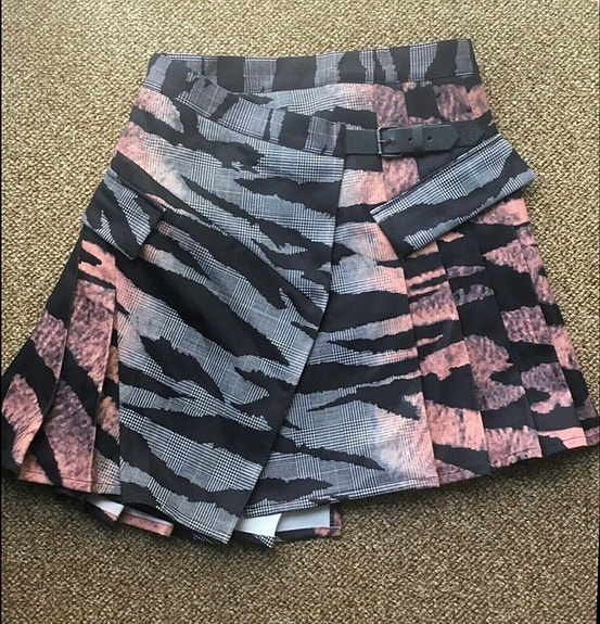 Product image 1 of 8