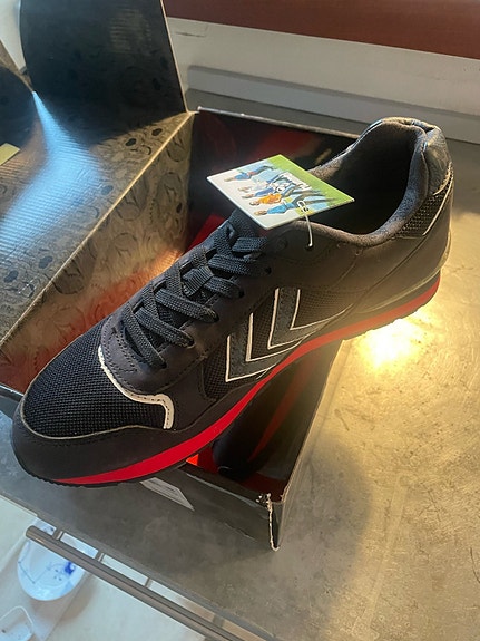 Product image 1 of 3