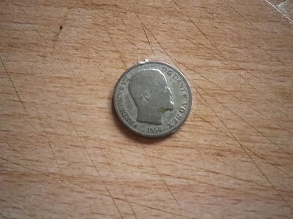 Product image 1 of 2