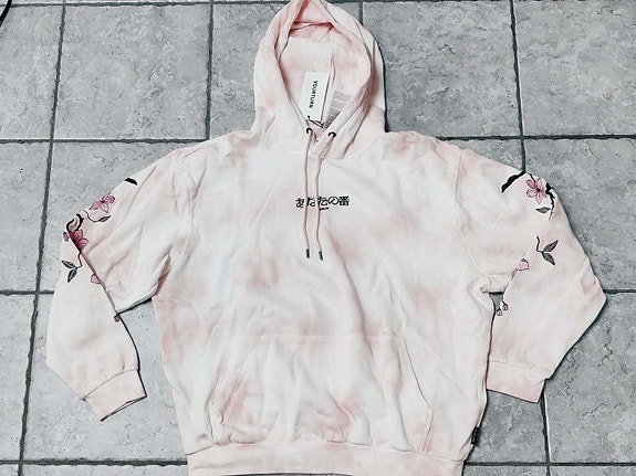 Product image 1 of 3