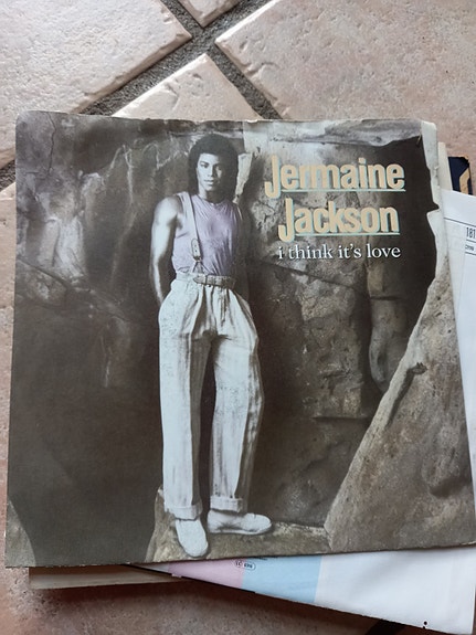 Product image 1 of 2