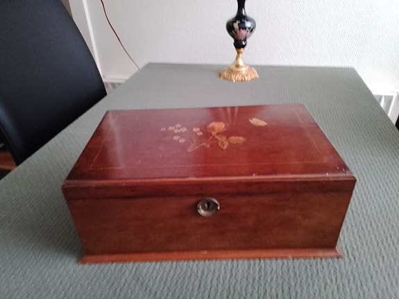 Product image 2 of 8