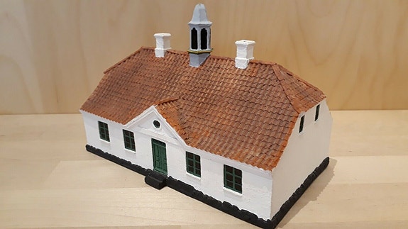 Product image 1 of 9