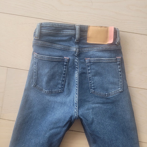 Product image 1 of 8