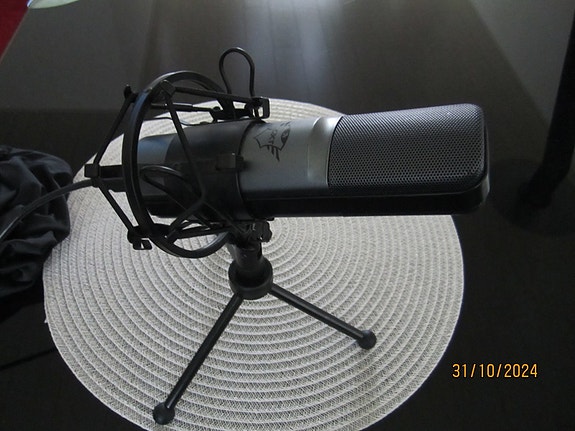 Product image 1 of 4