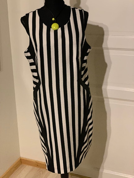 Product image 1 of 7