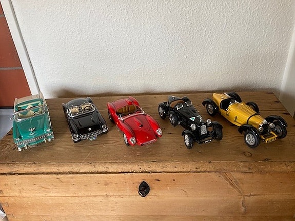 Product image 1 of 7