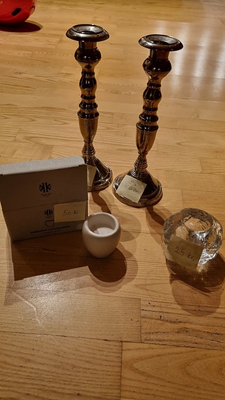 Product image 1 of 2