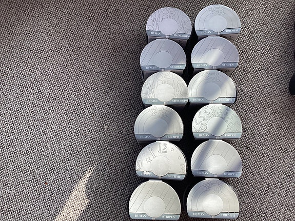 Product image 1 of 2