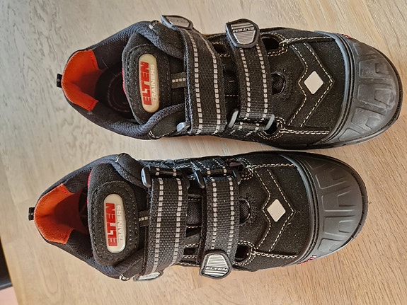 Product image 1 of 2